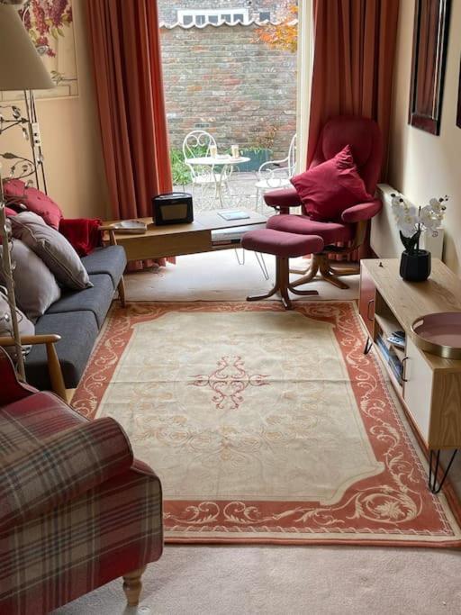 Centre Of Town House 3 Bedrooms Sleeps 5 And Infant Free Onsite Parking 2 Cars * King's Lynn